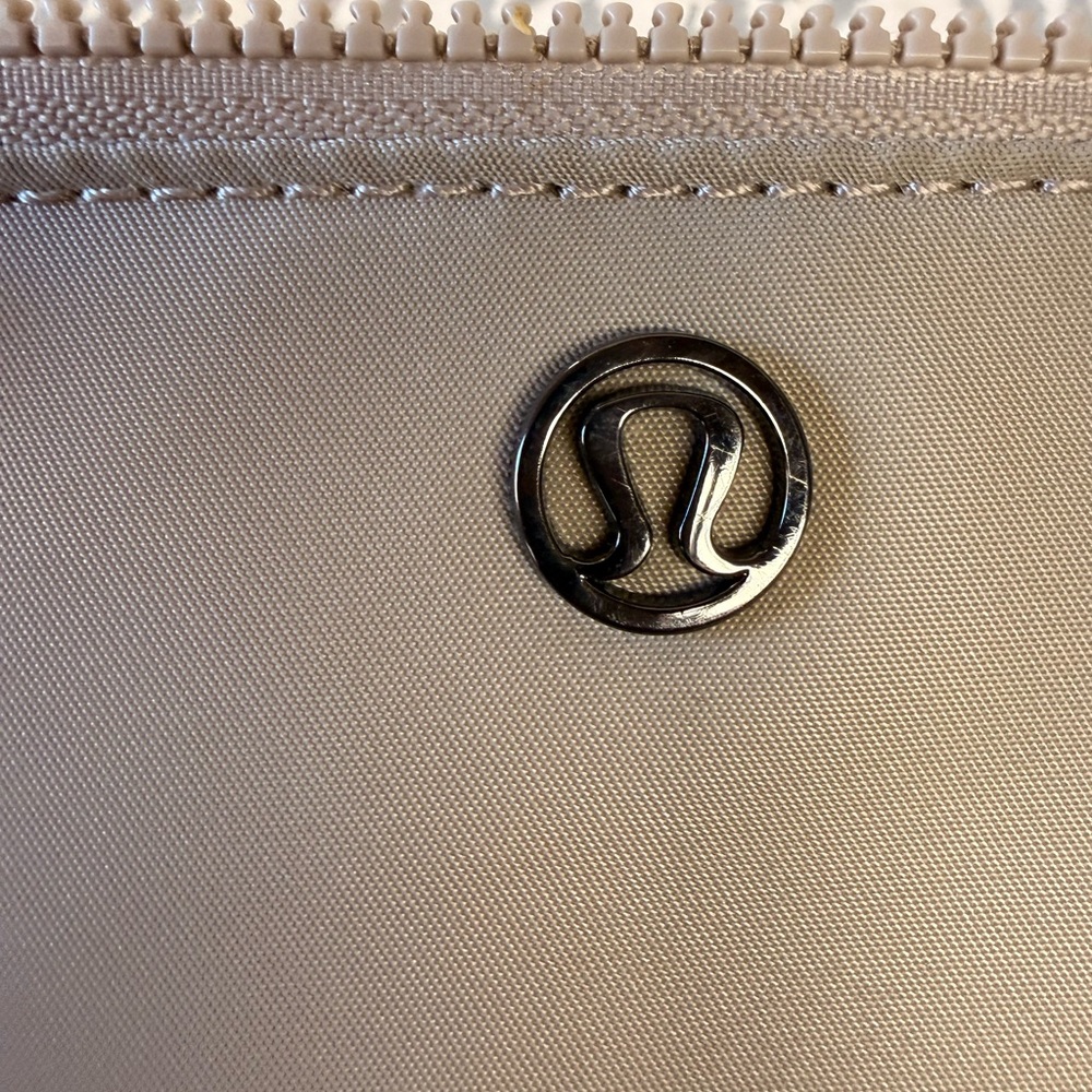 Lululemon Beige Wristlet Lululemon Curved Wristlet - Picture 8 of 8